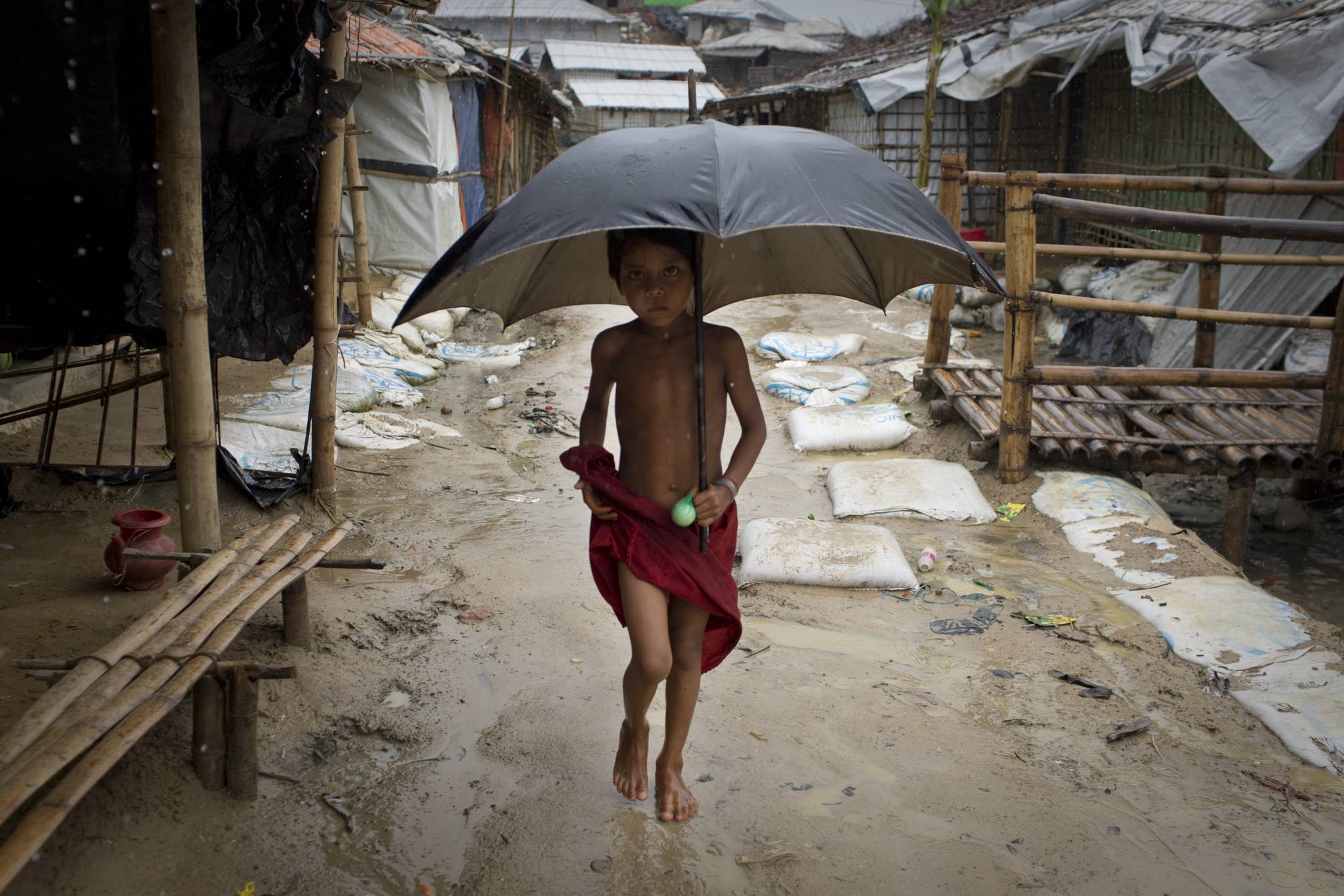 La mousson met en danger les enfants rohingyas