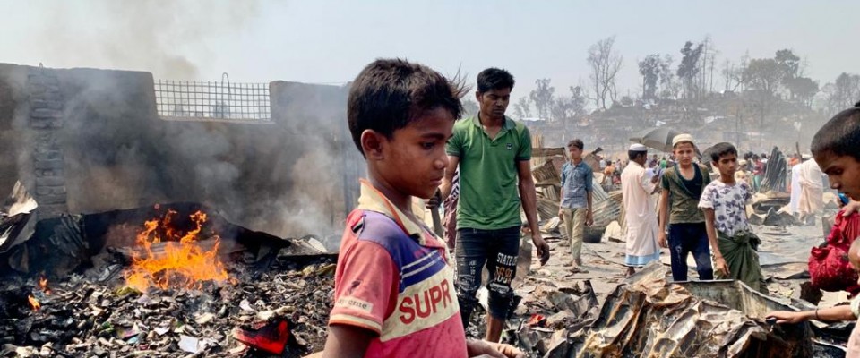 Devastating fire displaces thousands in Rohingya refugee camps
