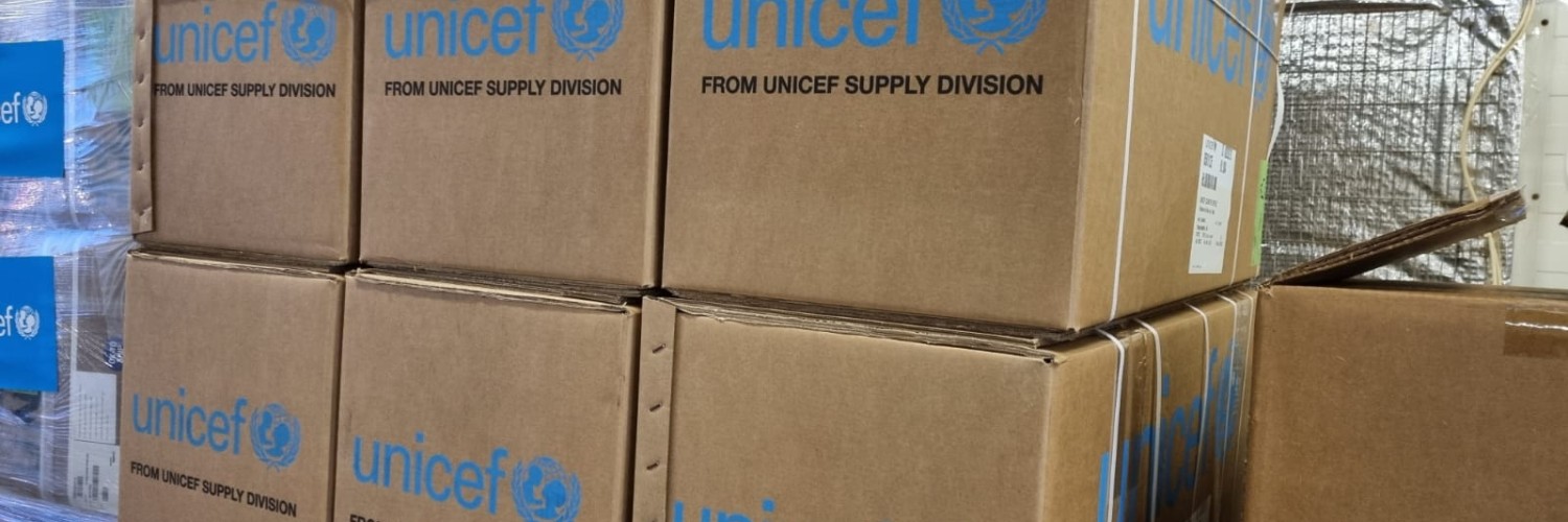 Le premier convoi d’aide humanitaire de l’UNICEF arrive en Ukraine alors que le conflit s’intensifie
