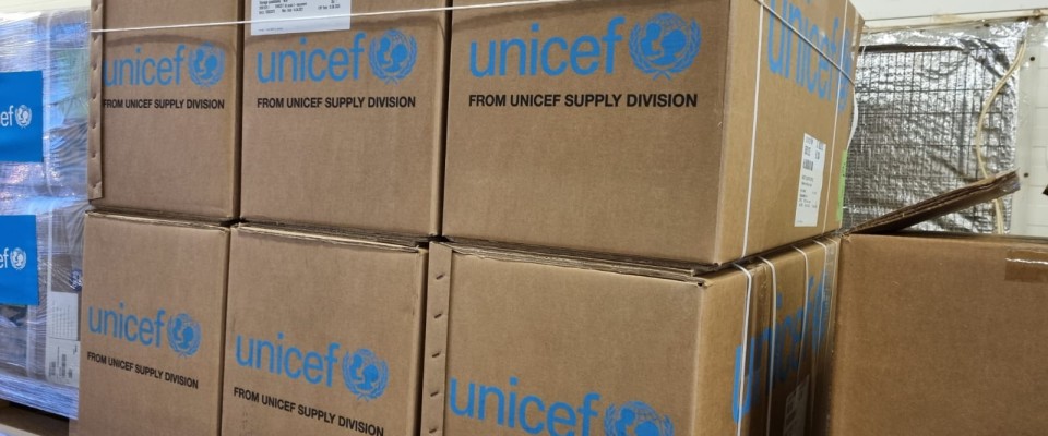 Le 1er convoi d’aide humanitaire de l’UNICEF arrive en Ukraine