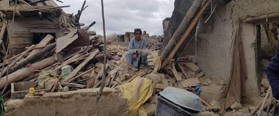 Des milliers d’enfants en danger après un tremblement de terre