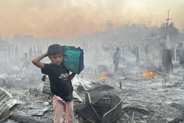 Fire in Rohingya refugee camps