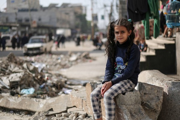 Gaza : plus de 1,1 million d’enfants menacés par le conflit, la malnutrition et les maladies